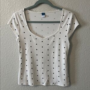 Old Navy White and Black Polka Dot Ribbed Tee Medium, Like New 🏷️Condition!